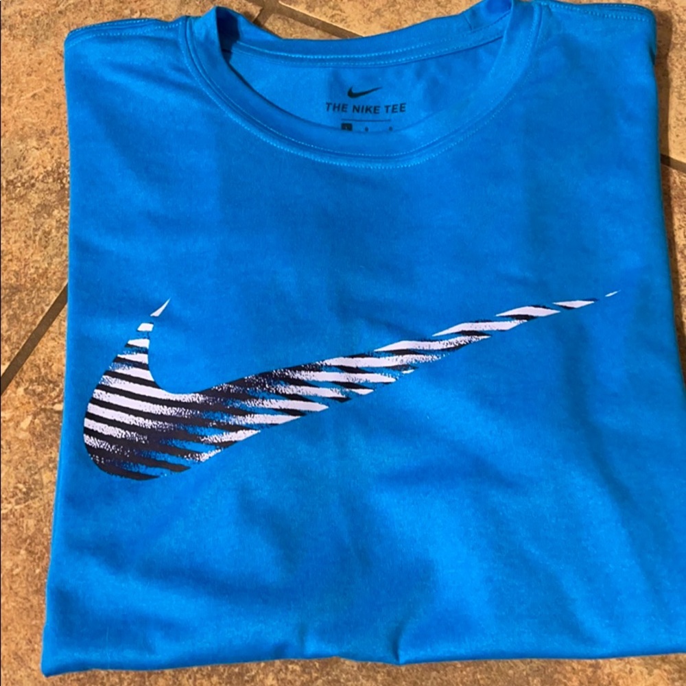 Men’s Nike Tee~Lg